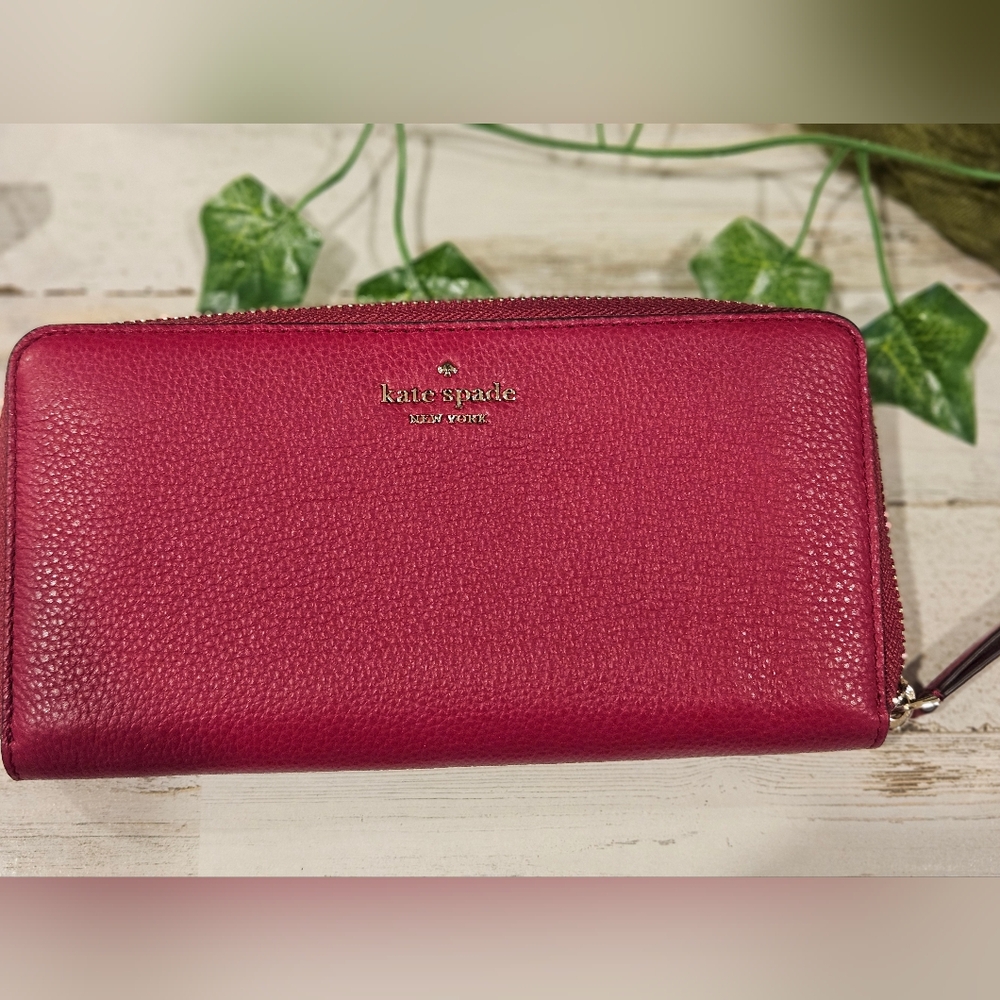 ♠️Kate Spade Large Wallet, Cranberry Pebble Leather Wallet NWT ♠️